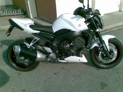 Umgebautes Motorrad Yamaha FZ1 von remember#58 - Bild 1 Umgebautes Motorrad Yamaha FZ1 von remember#58 - Bild 1