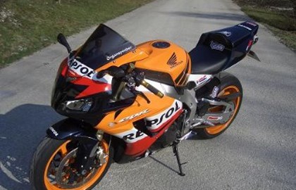 Honda CBR1000RR Fireblade Custom Bike Honda CBR1000RR Fireblade Custom Bike