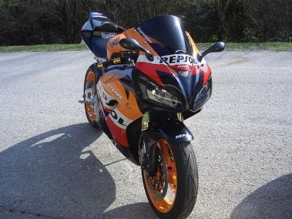 Umgebautes Motorrad Honda CBR1000RR Fireblade von CBRdriver - Bild 10 Umgebautes Motorrad Honda CBR1000RR Fireblade von CBRdriver - Bild 10