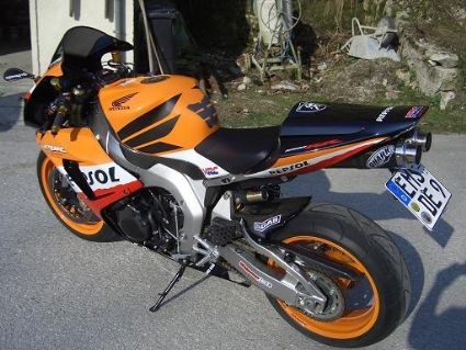 Umgebautes Motorrad Honda CBR1000RR Fireblade von CBRdriver - Bild 4 Umgebautes Motorrad Honda CBR1000RR Fireblade von CBRdriver - Bild 4