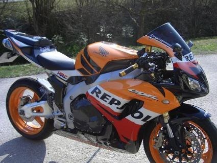 Umgebautes Motorrad Honda CBR1000RR Fireblade von CBRdriver - Bild 6 Umgebautes Motorrad Honda CBR1000RR Fireblade von CBRdriver - Bild 6