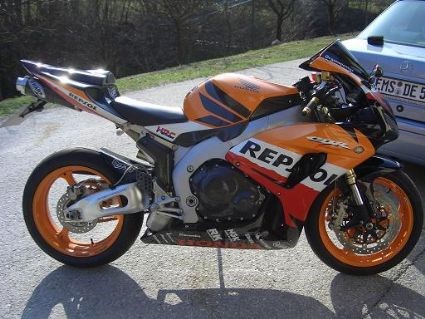 Umgebautes Motorrad Honda CBR1000RR Fireblade von CBRdriver - Bild 9 Umgebautes Motorrad Honda CBR1000RR Fireblade von CBRdriver - Bild 9