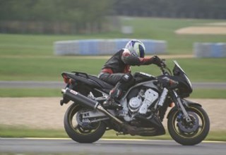 Yamaha FZS 1000 Fazer Yamaha FZS 1000 Fazer