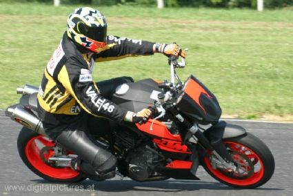 Umgebautes Motorrad KTM 990 Super Duke von SuperDuke091 - Bild 6 Umgebautes Motorrad KTM 990 Super Duke von SuperDuke091 - Bild 6