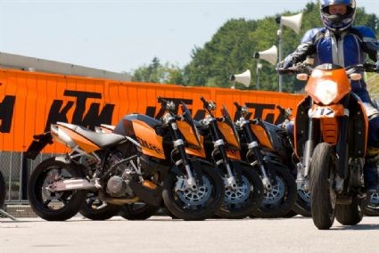 Umgebautes Motorrad KTM 950 Supermoto von funkisfips - Bild 2 Umgebautes Motorrad KTM 950 Supermoto von funkisfips - Bild 2
