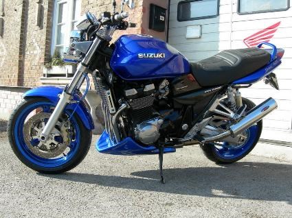 Umgebautes Motorrad Suzuki GSX 1400 von HK-Technik Kemeter OG - Bild 2 Umgebautes Motorrad Suzuki GSX 1400 von HK-Technik Kemeter OG - Bild 2