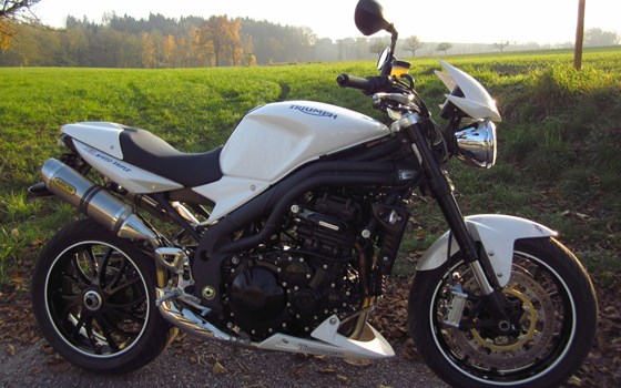 Umgebautes Motorrad Triumph Speed Triple 1050 von cyclone75 - Bild 2 Umgebautes Motorrad Triumph Speed Triple 1050 von cyclone75 - Bild 2