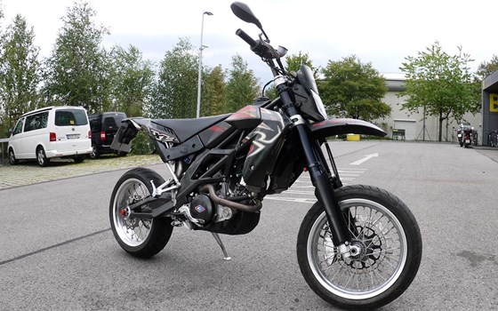 Umgebautes Motorrad Aprilia SXV 550 Supermoto von baunzer - Bild 11 Umgebautes Motorrad Aprilia SXV 550 Supermoto von baunzer - Bild 11