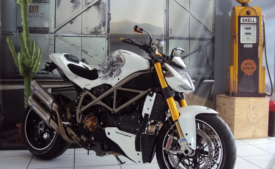 Umbgebautes Motorrad Ducati Streetfighter S Bild 5: Umbgebautes Motorrad Ducati Streetfighter S