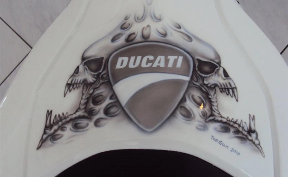 Umbgebautes Motorrad Ducati Streetfighter S Bild 7: Umbgebautes Motorrad Ducati Streetfighter S