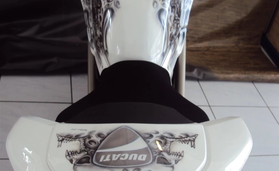 Umbgebautes Motorrad Ducati Streetfighter S Bild 9: Umbgebautes Motorrad Ducati Streetfighter S