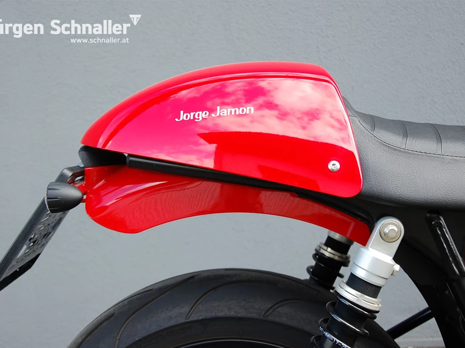 Umbgebautes Motorrad Triumph Thruxton Bild 10: Umbgebautes Motorrad Triumph Thruxton