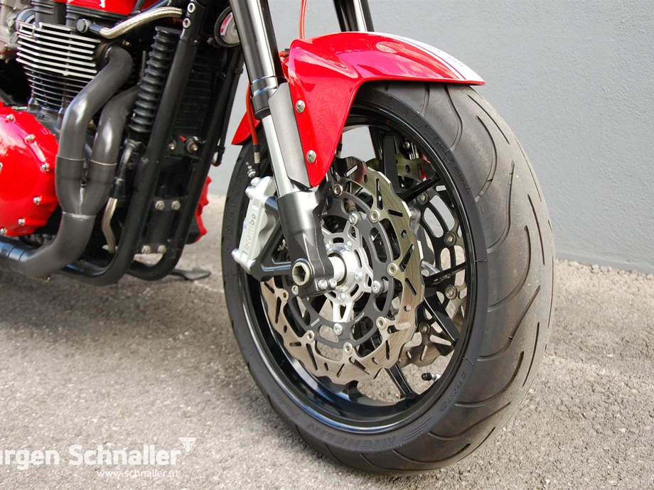 Umbgebautes Motorrad Triumph Thruxton Bild 8: Umbgebautes Motorrad Triumph Thruxton