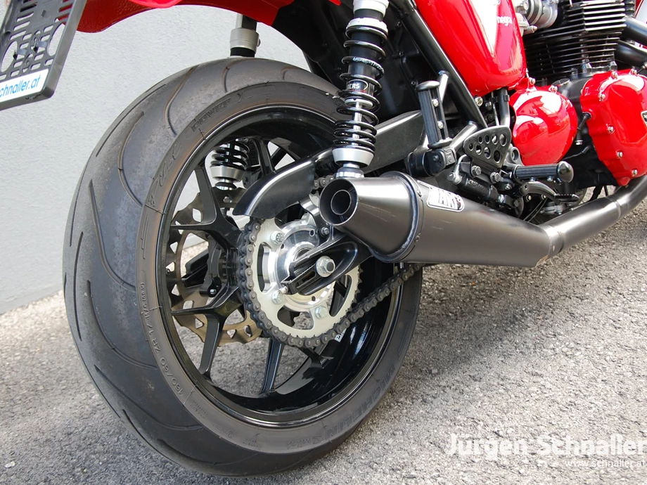 Umbgebautes Motorrad Triumph Thruxton Bild 9: Umbgebautes Motorrad Triumph Thruxton