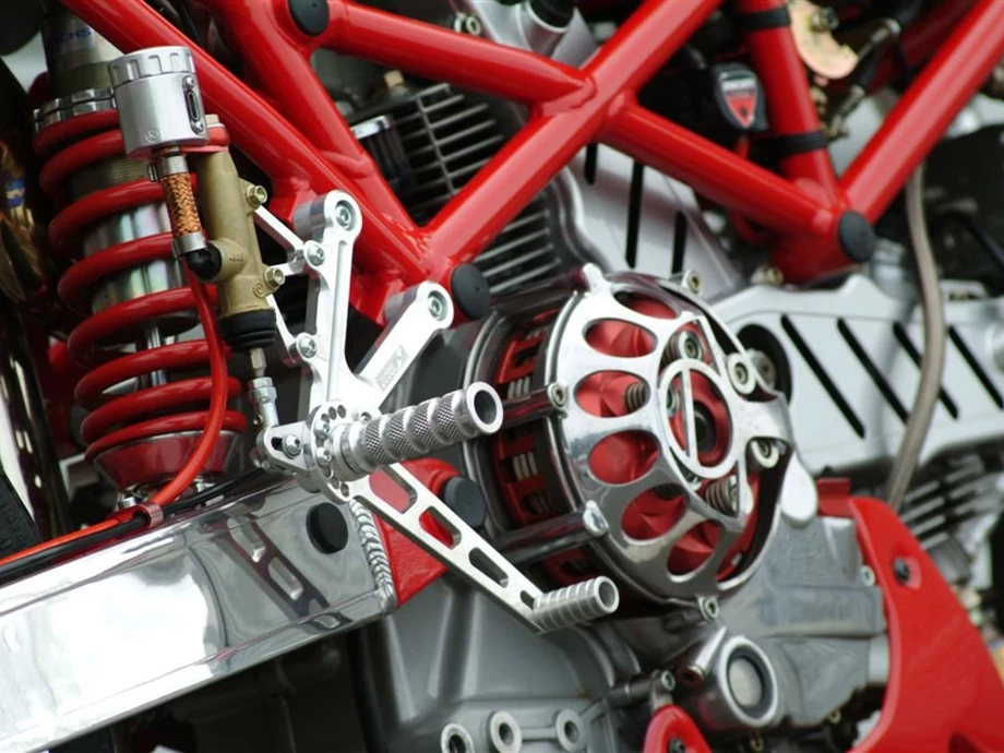 Umbgebautes Motorrad Ducati Monster 1000 S Bild 7: Umbgebautes Motorrad Ducati Monster 1000 S