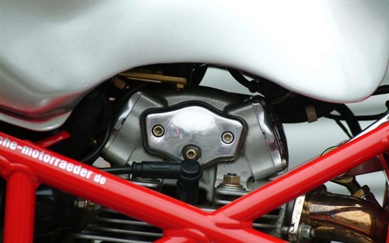 Umgebautes Motorrad Ducati Monster 1000 S von Schilling IM Racing GmbH & Co. KG - Bild 8 Umgebautes Motorrad Ducati Monster 1000 S von Schilling IM Racing GmbH & Co. KG - Bild 8