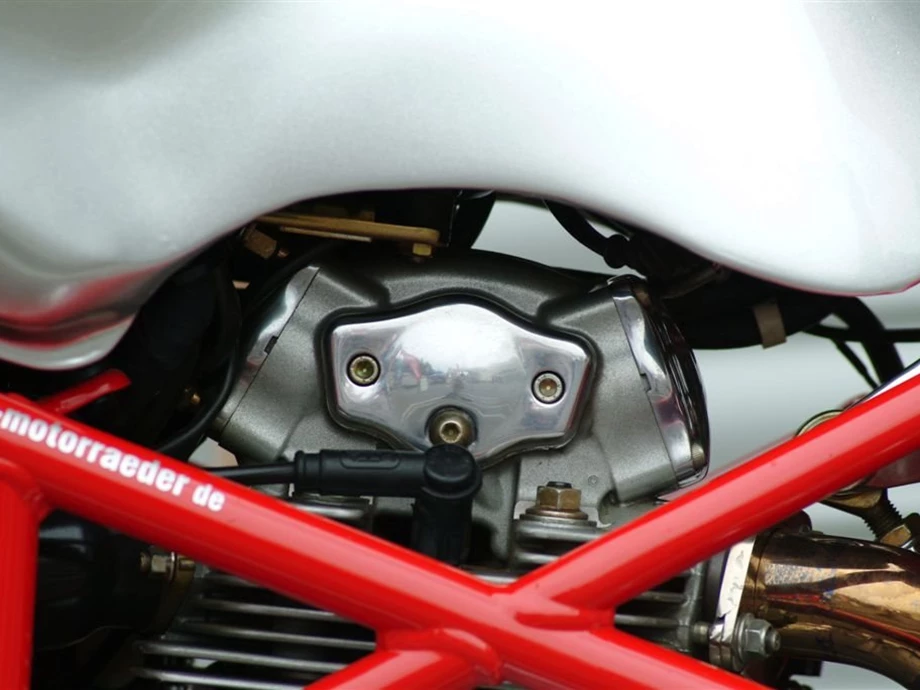 Umbgebautes Motorrad Ducati Monster 1000 S Bild 8: Umbgebautes Motorrad Ducati Monster 1000 S