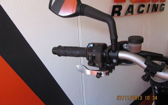 Umgebautes Motorrad KTM 990 Supermoto R von promitho - Bild 2 Umgebautes Motorrad KTM 990 Supermoto R von promitho - Bild 2