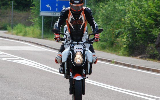 Umgebautes Motorrad KTM 990 Supermoto R von promitho - Bild 5 Umgebautes Motorrad KTM 990 Supermoto R von promitho - Bild 5