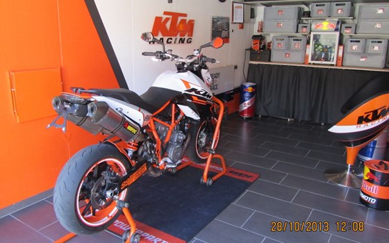 Umgebautes Motorrad KTM 990 Supermoto R von promitho - Bild 6 Umgebautes Motorrad KTM 990 Supermoto R von promitho - Bild 6