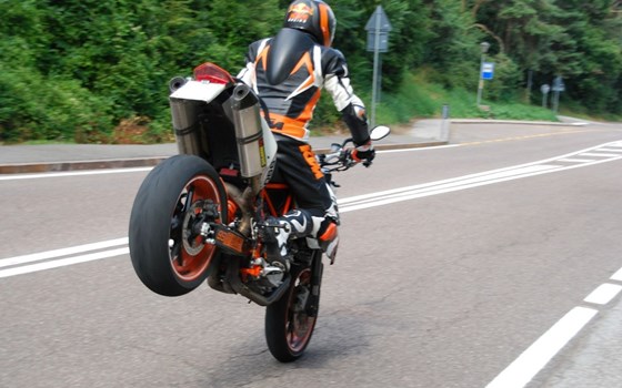 Umgebautes Motorrad KTM 990 Supermoto R von promitho - Bild 8 Umgebautes Motorrad KTM 990 Supermoto R von promitho - Bild 8
