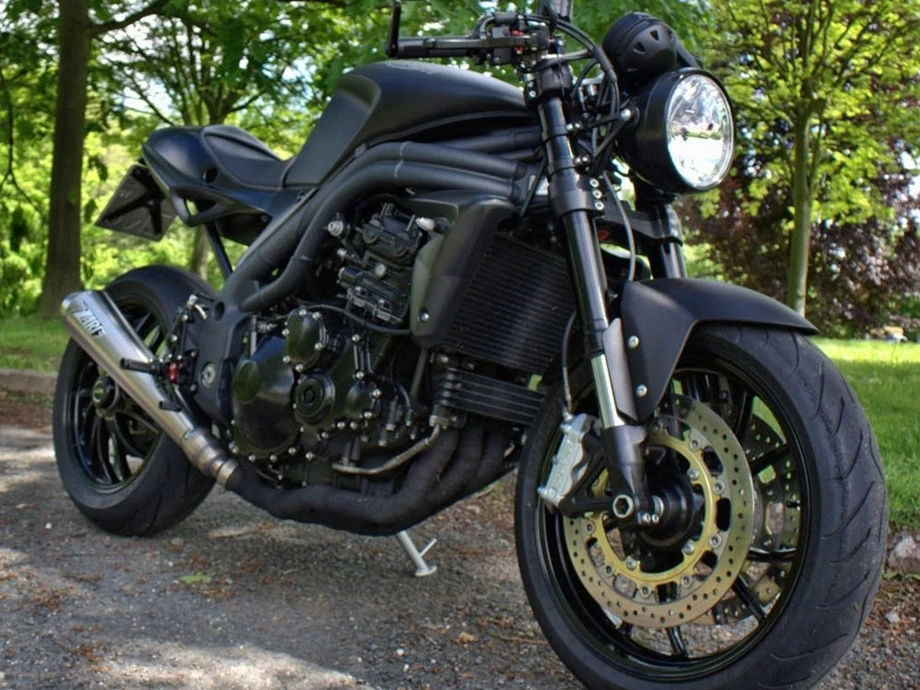 Umbgebautes Motorrad Triumph Speed Triple 1050 Bild 11: Umbgebautes Motorrad Triumph Speed Triple 1050