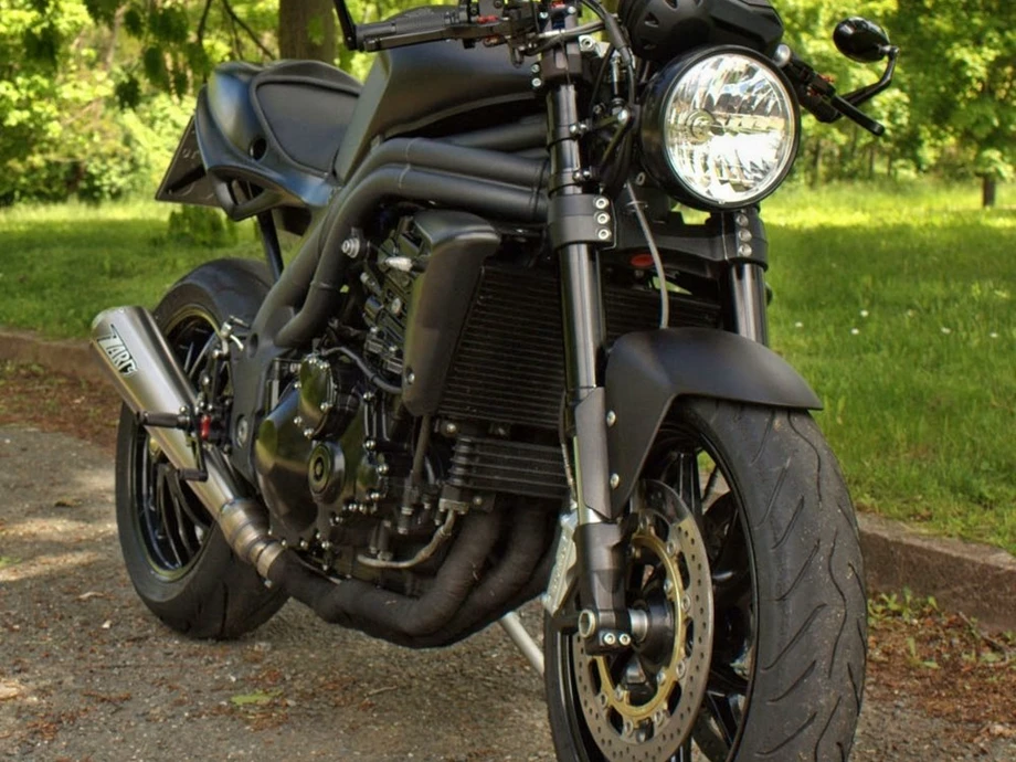 Umbgebautes Motorrad Triumph Speed Triple 1050 Bild 3: Umbgebautes Motorrad Triumph Speed Triple 1050
