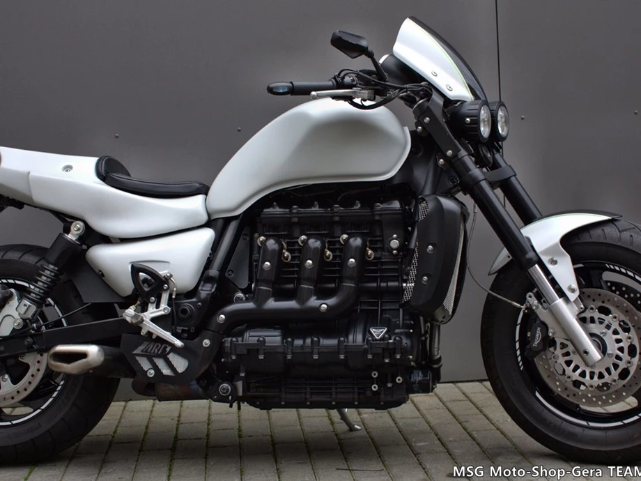 Umbgebautes Motorrad Triumph Rocket III Bild 1: Umbgebautes Motorrad Triumph Rocket III