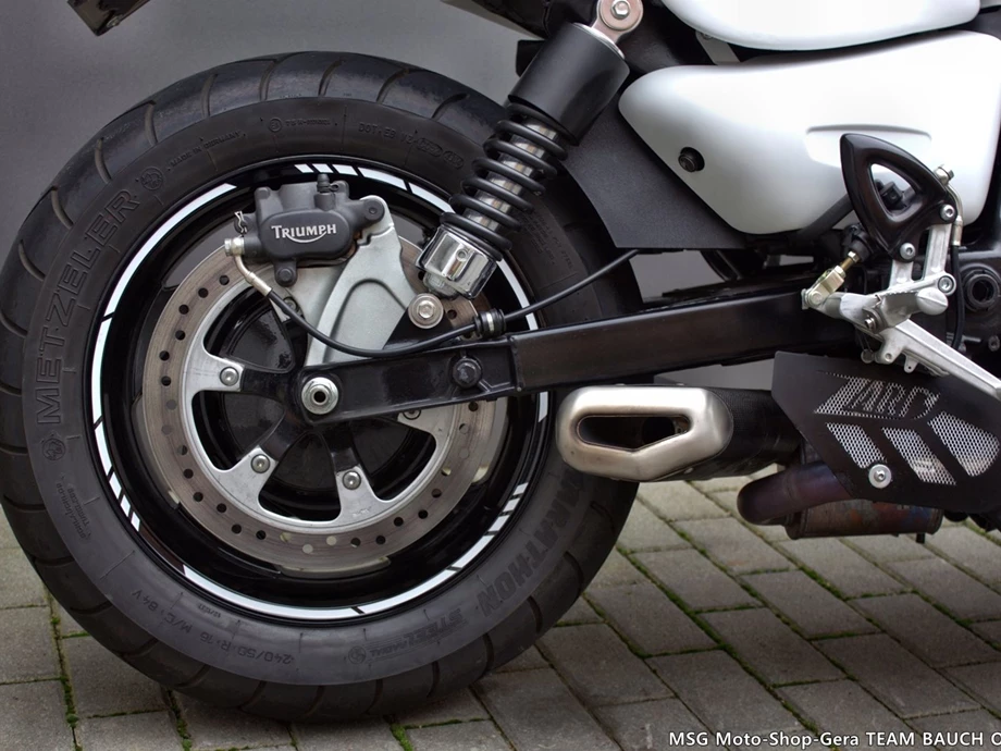 Umbgebautes Motorrad Triumph Rocket III Bild 10: Umbgebautes Motorrad Triumph Rocket III
