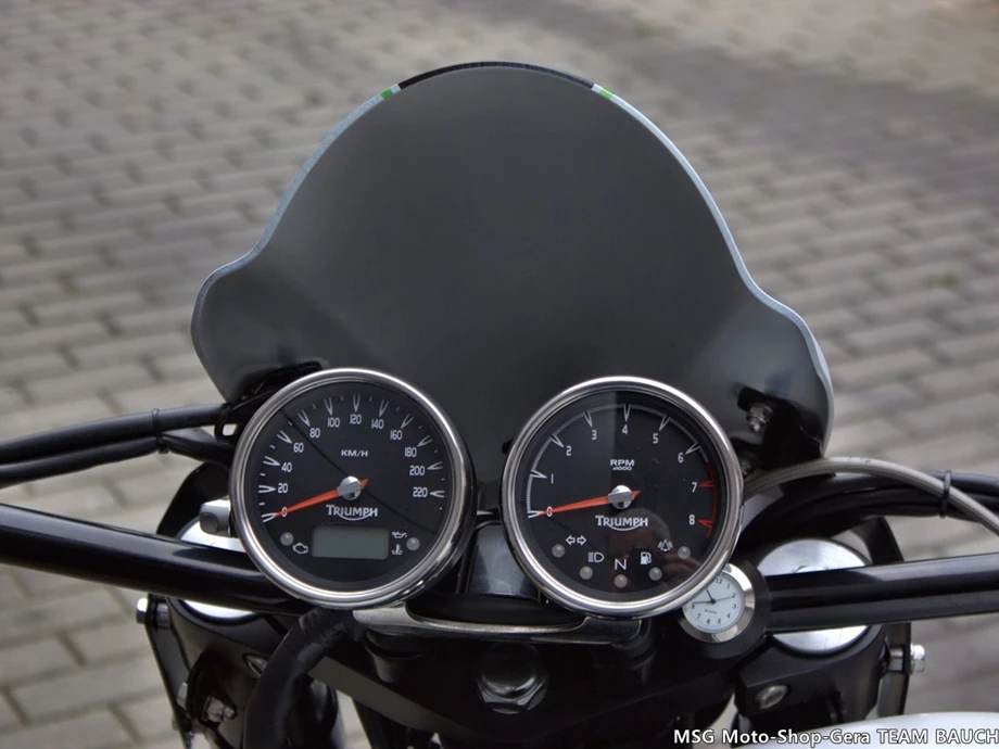 Umbgebautes Motorrad Triumph Rocket III Bild 11: Umbgebautes Motorrad Triumph Rocket III