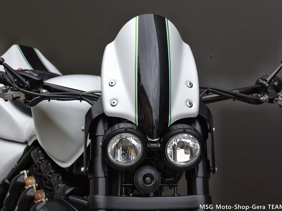 Umbgebautes Motorrad Triumph Rocket III Bild 7: Umbgebautes Motorrad Triumph Rocket III