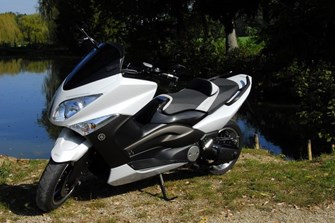 Yamaha T-MAX White 