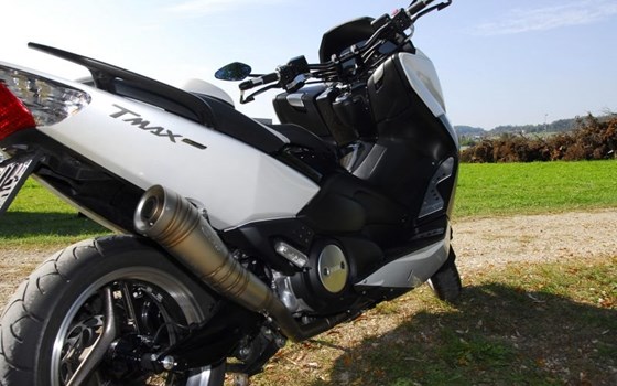Umgebautes Motorrad Yamaha T-MAX White von Zweiradcenter Steyr e.U., Peter Bührer - Bild 3 Umgebautes Motorrad Yamaha T-MAX White von Zweiradcenter Steyr e.U., Peter Bührer - Bild 3