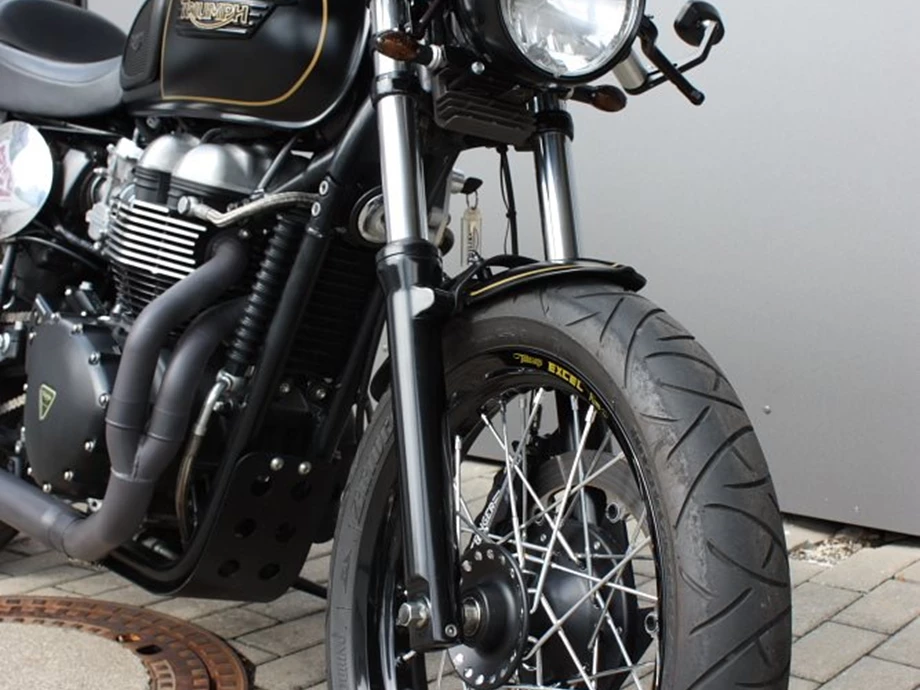 Umbgebautes Motorrad Triumph Thruxton Bild 4: Umbgebautes Motorrad Triumph Thruxton