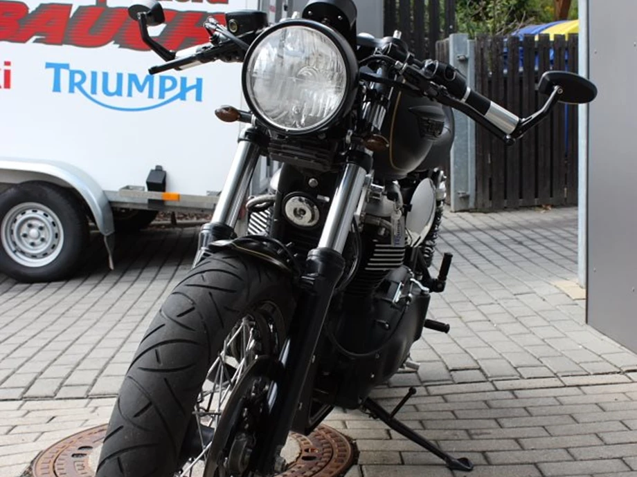 Umbgebautes Motorrad Triumph Thruxton Bild 8: Umbgebautes Motorrad Triumph Thruxton