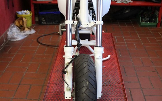 Umgebautes Motorrad Honda CB 750 Sevenfifty von Auto-und Motorradhaus Bürstadt GmbH - Bild 7 Umgebautes Motorrad Honda CB 750 Sevenfifty von Auto-und Motorradhaus Bürstadt GmbH - Bild 7