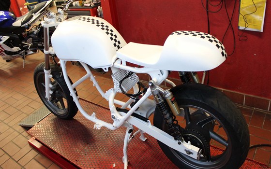 Umgebautes Motorrad Honda CB 750 Sevenfifty von Auto-und Motorradhaus Bürstadt GmbH - Bild 8 Umgebautes Motorrad Honda CB 750 Sevenfifty von Auto-und Motorradhaus Bürstadt GmbH - Bild 8