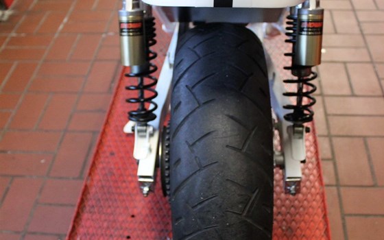 Umgebautes Motorrad Honda CB 750 Sevenfifty von Auto-und Motorradhaus Bürstadt GmbH - Bild 9 Umgebautes Motorrad Honda CB 750 Sevenfifty von Auto-und Motorradhaus Bürstadt GmbH - Bild 9