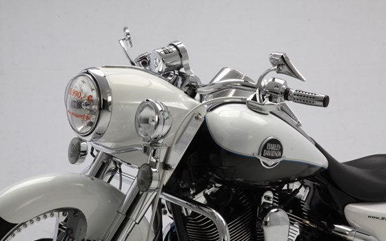Umgebautes Motorrad Harley-Davidson Road King Classic FLHRC von X-Trem Custombikes - Bild 15 Umgebautes Motorrad Harley-Davidson Road King Classic FLHRC von X-Trem Custombikes - Bild 15