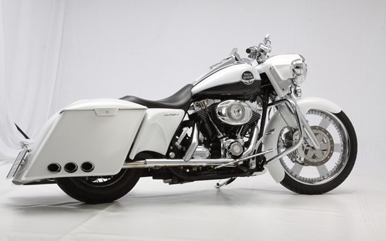 Umgebautes Motorrad Harley-Davidson Road King Classic FLHRC von X-Trem Custombikes - Bild 2 Umgebautes Motorrad Harley-Davidson Road King Classic FLHRC von X-Trem Custombikes - Bild 2