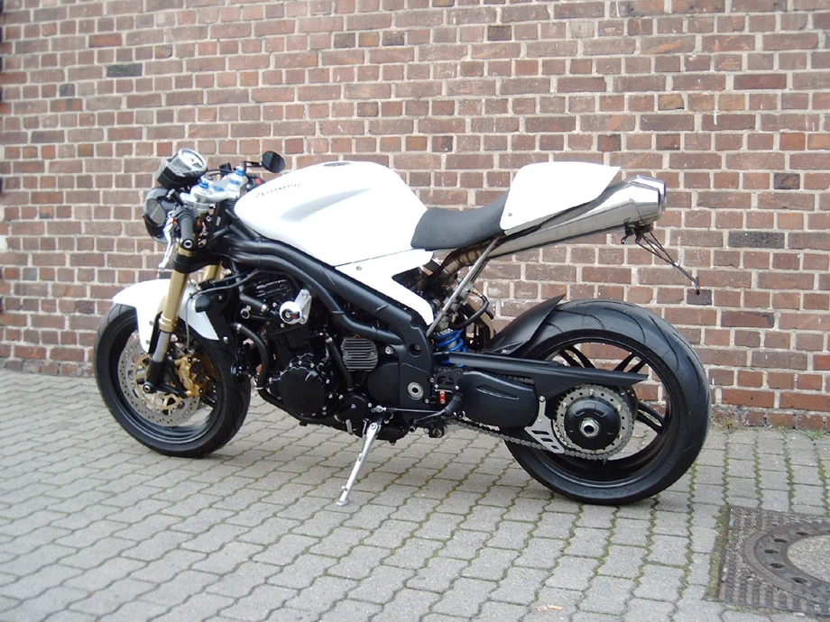 Umbgebautes Motorrad Triumph Speed Triple 1050 Bild 1: Umbgebautes Motorrad Triumph Speed Triple 1050