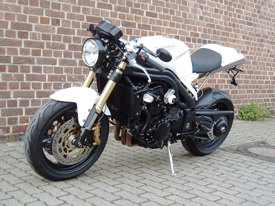 Umbgebautes Motorrad Triumph Speed Triple 1050 Bild 2: Umbgebautes Motorrad Triumph Speed Triple 1050