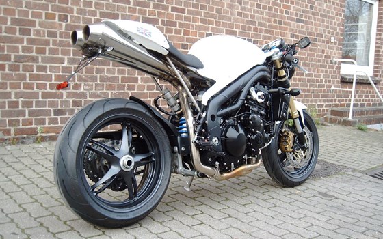 Umgebautes Motorrad Triumph Speed Triple 1050 von Q-Bike Technik GmbH - Bild 3 Umgebautes Motorrad Triumph Speed Triple 1050 von Q-Bike Technik GmbH - Bild 3