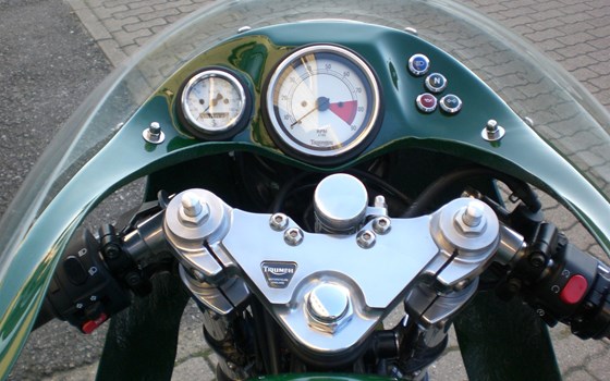 Umgebautes Motorrad Triumph Thruxton von Q-Bike Technik GmbH - Bild 4 Umgebautes Motorrad Triumph Thruxton von Q-Bike Technik GmbH - Bild 4