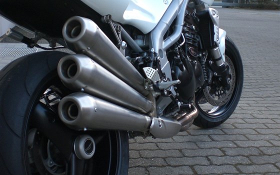 Umgebautes Motorrad Triumph Daytona 955i von Q-Bike Technik GmbH - Bild 4 Umgebautes Motorrad Triumph Daytona 955i von Q-Bike Technik GmbH - Bild 4