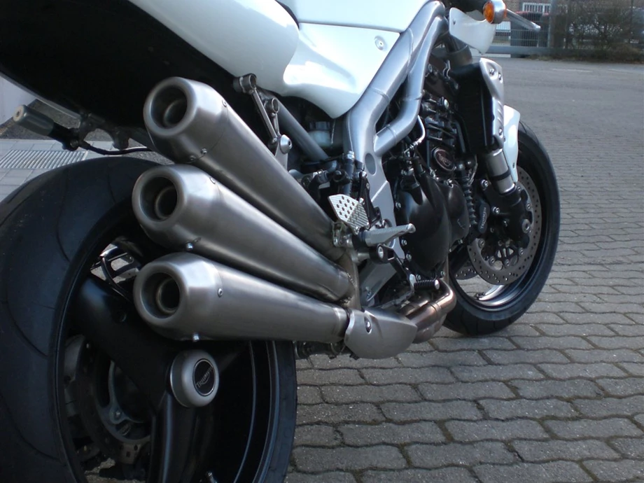 Umbgebautes Motorrad Triumph Daytona 955i Bild 4: Umbgebautes Motorrad Triumph Daytona 955i