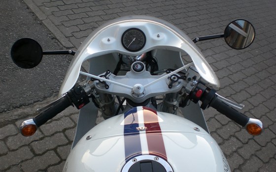 Umgebautes Motorrad Triumph Daytona 955i von Q-Bike Technik GmbH - Bild 5 Umgebautes Motorrad Triumph Daytona 955i von Q-Bike Technik GmbH - Bild 5