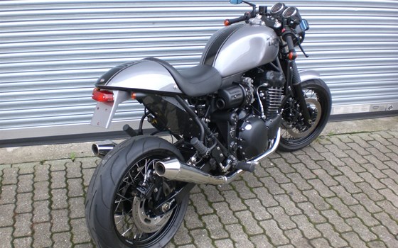 Umgebautes Motorrad Triumph Thunderbird Sport von Q-Bike Technik GmbH - Bild 6 Umgebautes Motorrad Triumph Thunderbird Sport von Q-Bike Technik GmbH - Bild 6