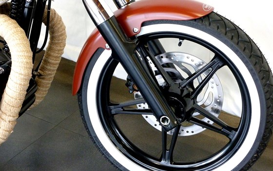 Umgebautes Motorrad Triumph Speedmaster von SBF TRIUMPH Bikes & Parts GmbH & Co.KG - Bild 9 Umgebautes Motorrad Triumph Speedmaster von SBF TRIUMPH Bikes & Parts GmbH & Co.KG - Bild 9
