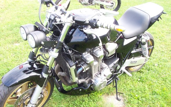 Umgebautes Motorrad Honda CB 1300 von PW Moto e.K. - Bild 4 Umgebautes Motorrad Honda CB 1300 von PW Moto e.K. - Bild 4